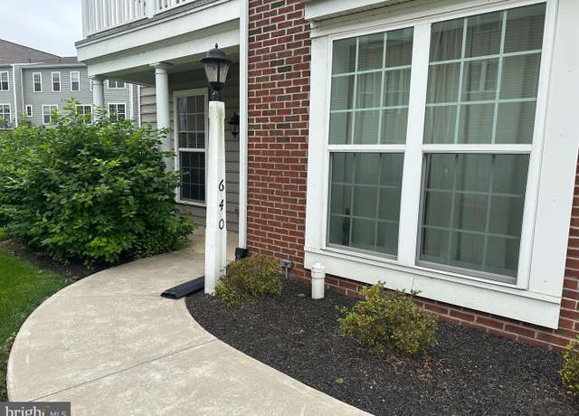 Property at 640 Whitetail Dr, Hummelstown, PA 17036, 2 beds, 2 baths