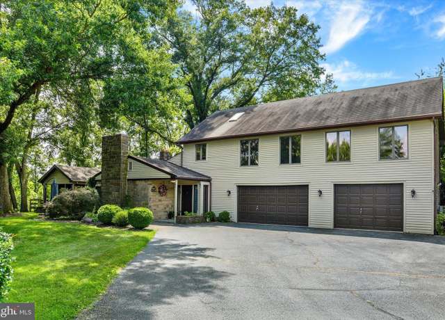 Property at 1502 Knollcrest Rd, Harrisburg, PA 17112, 4 beds, 3.5 baths