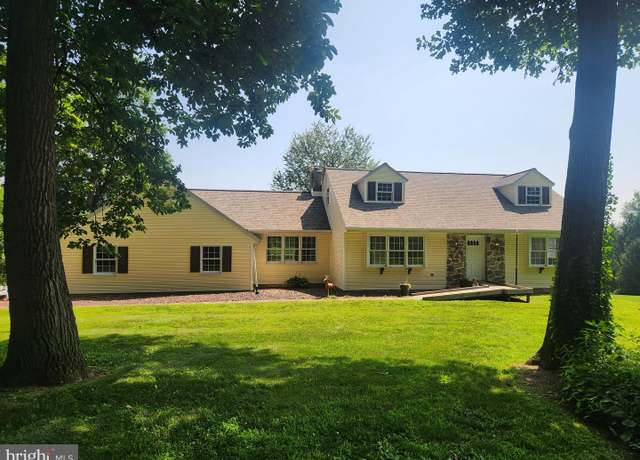 Property at 44 Oak Ridge Dr, Quarryville, PA 17566, 5 beds, 2.5 baths