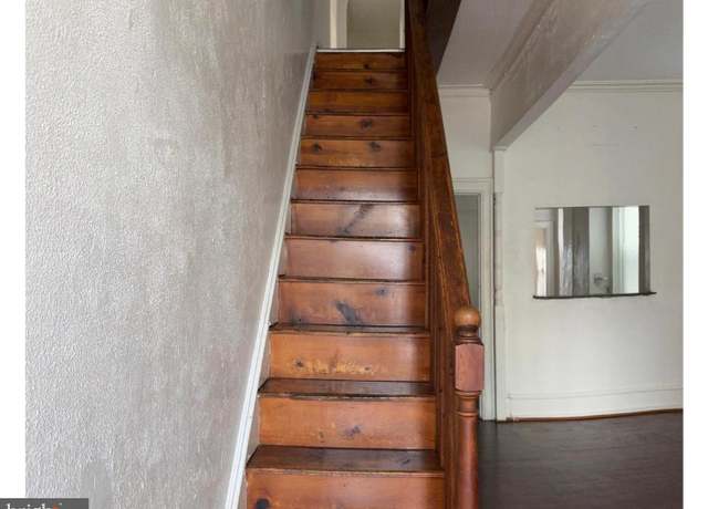Property at 709 W Huntingdon St, Philadelphia, PA 19133, 4 beds, 1.5 baths