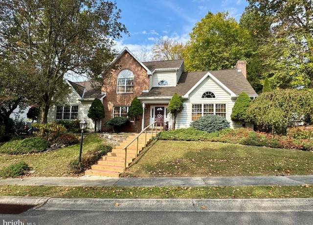 Property at 202 Norwegian Woods Dr, Pottsville, PA 17901, 4 beds, 3.5 baths