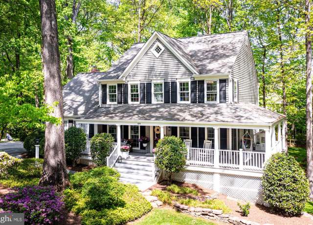 Property at 1399 Old Quincy Ln, Reston, VA 20194, 5 beds, 3.5 baths