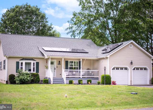Property at 124 Potomac Ct, Colonial Beach, VA 22443, 3 beds, 2 baths