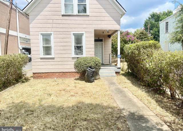 Property at 4300 Jay St NE, Washington, DC 20019, 2 beds, 1 bath