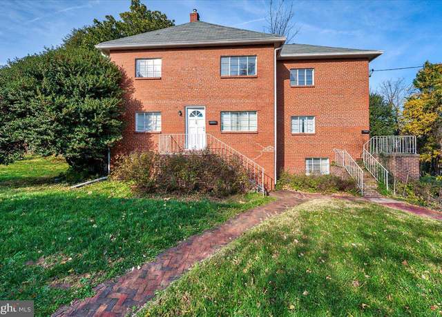 Property at 15 Newman St, Annapolis, MD 21401, 7 beds, 3 baths