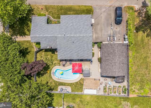 Property at 362 Marine St, Tuckerton, NJ 08087, 3 beds, 2.5 baths