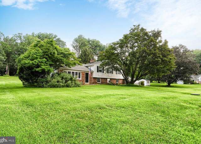 Property at 401 Leslie Ln, West Chester, PA 19382, 4 beds, 2.5 baths