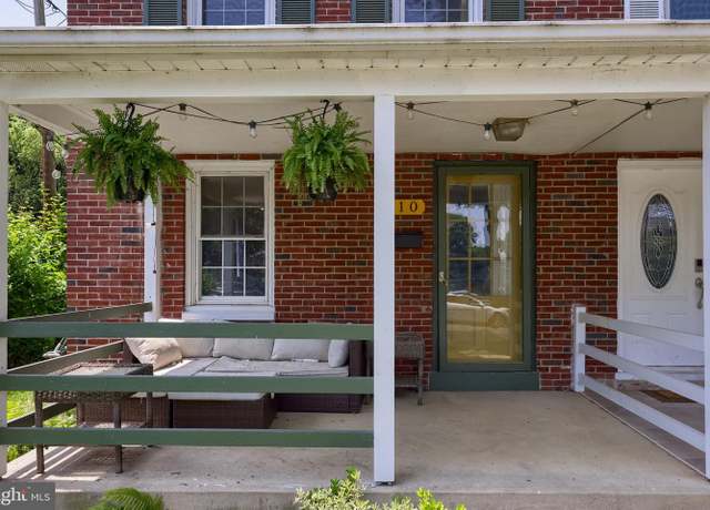 Property at 110 Nassau Rd, Lancaster, PA 17602, 3 beds, 2 baths