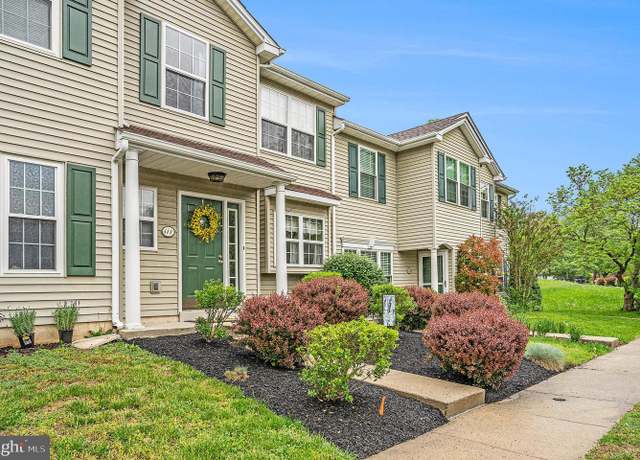 Property at 111 Pin Oak Ct, Collegeville, PA 19426, 3 beds, 2.5 baths