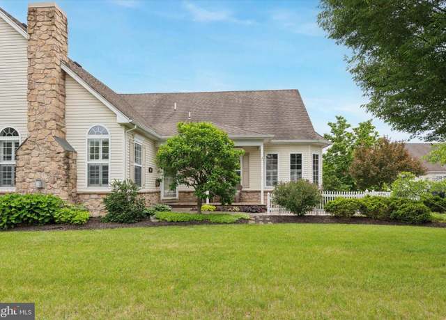 Property at 1005 Napa Cir, Pennsburg, PA 18073, 2 beds, 2.5 baths