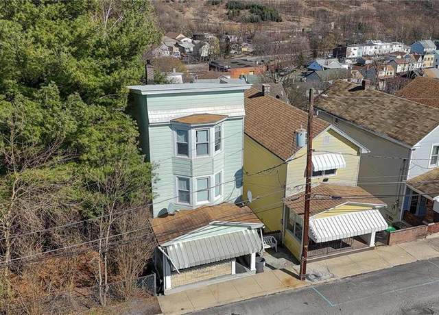 Property at 63 S Nescopec St, Tamaqua, PA 18252, 5 beds, 1 bath