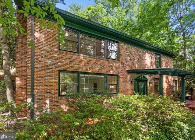 Property at 2646 S June St, Arlington, VA 22202, 4 beds, 3 baths
