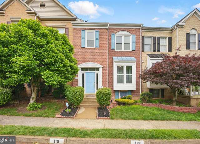 Property at 6410 Brass Button Ct, Centreville, VA 20121, 4 beds, 3.5 baths