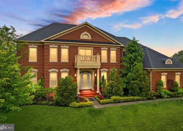 Property at 18250 Glen Oak Way, Leesburg, VA 20176, 5 beds, 5.5 baths