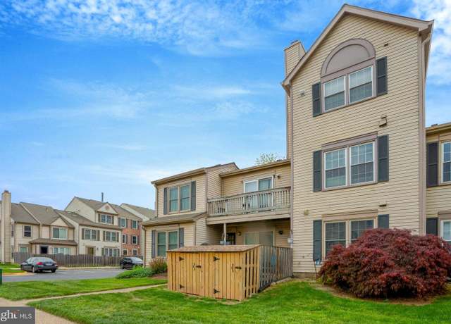 Property at 10519 Stonington Ln, Manassas, VA 20109, 2 beds, 2 baths
