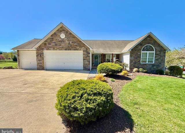 Property at 809 S Ridge Rd S, Martinsburg, WV 25403, 4 beds, 3 baths