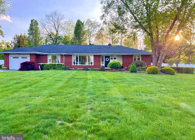 Property at 19 Diane Dr, Ewing, NJ 08628, 3 beds, 3 baths