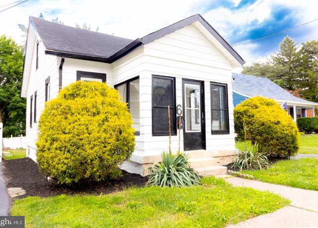 Property at 6 New Hillcrest Ave, Trenton, NJ 08638, 3 beds, 1 bath