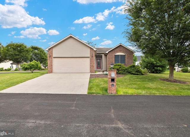 Property at 220 Kingsgate Ct, Gettysburg, PA 17325, 3 beds, 2 baths