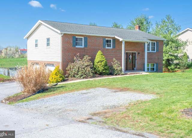 Property at 1400 Siloam Rd, Chambersburg, PA 17201, 4 beds, 2 baths