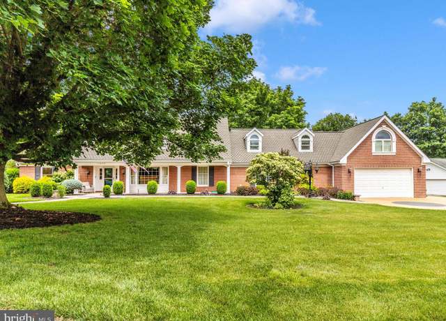 Property at 11405 Pine Hill Dr, Waynesboro, PA 17268, 6 beds, 5 baths