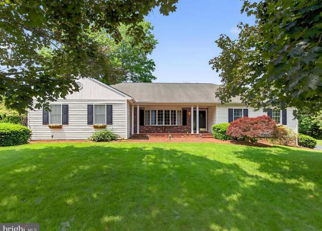 Property at 2627 Hazelwood Rd, Lancaster, PA 17601, 3 beds, 2.5 baths