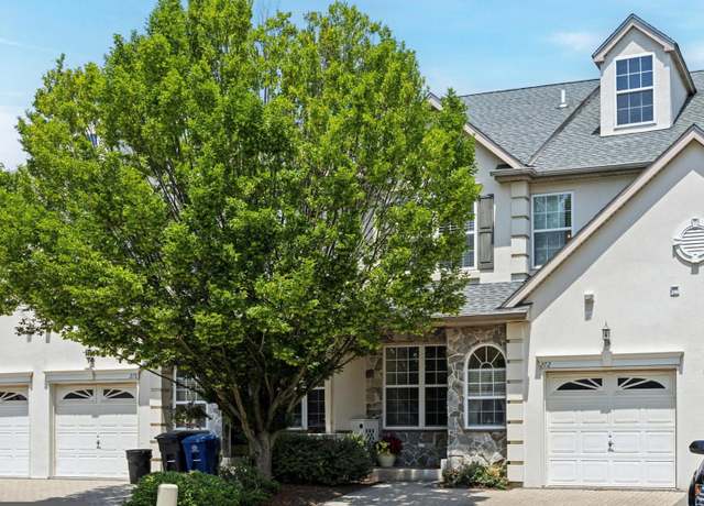 Property at 272 Center Point Ln, Lansdale, PA 19446, 3 beds, 2.5 baths