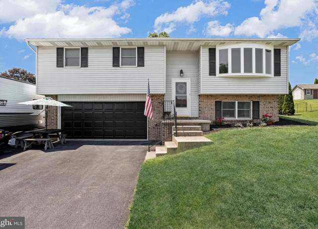 Property at 244 Lena Dr, York, PA 17408, 3 beds, 2 baths