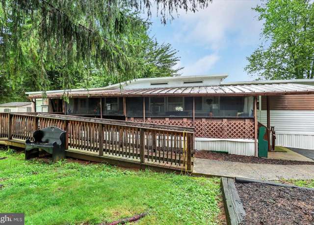 Property at 459 Clover Dr, York, PA 17406, 2 beds, 1 bath