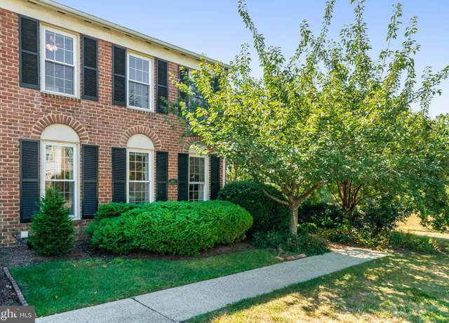 Property at 5631 Ridge View Dr, Alexandria, VA 22310, 3 beds, 3.5 baths