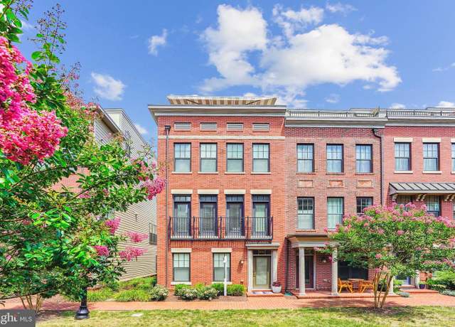Property at 415 Bicksler Sq SE, Leesburg, VA 20175, 4 beds, 4.5 baths