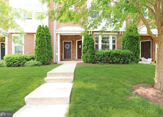 Property at 44083 Peirosa, Chantilly, VA 20152, 3 beds, 2.5 baths