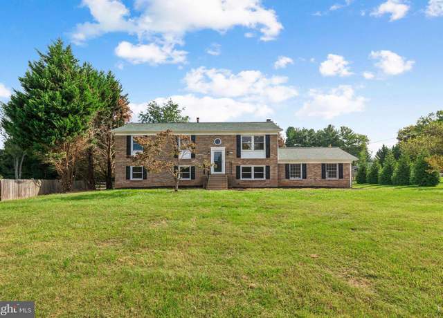 Property at 4315 Mountain View Dr, Haymarket, VA 20169, 4 beds, 3 baths