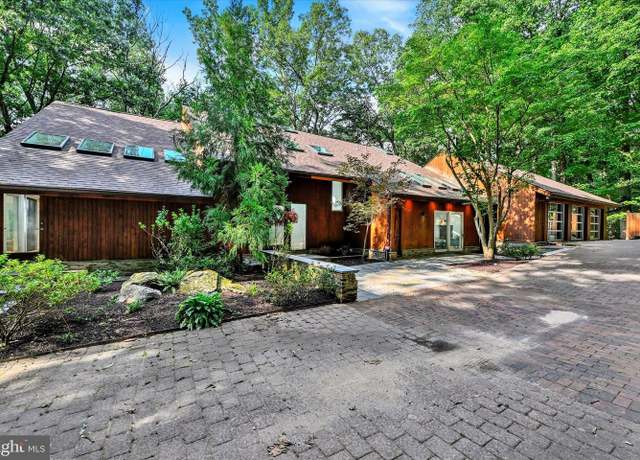 Property at 11 Green Heather Ct, Pikesville, MD 21208, 6 beds, 5 baths