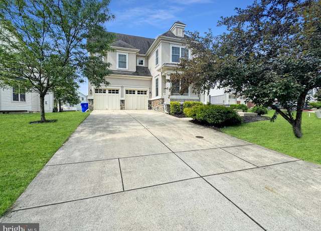 Property at 12129 Pawtuckett Ln, Waldorf, MD 20602, 4 beds, 4.5 baths
