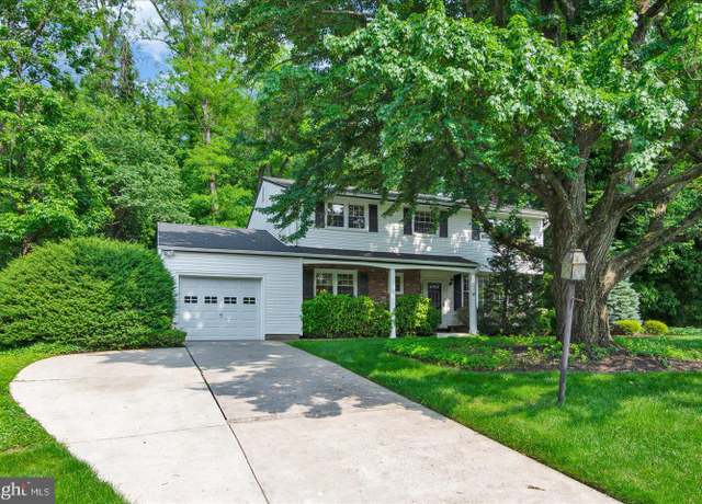 Property at 408 Narragansett Dr, Cherry Hill, NJ 08002, 4 beds, 2.5 baths