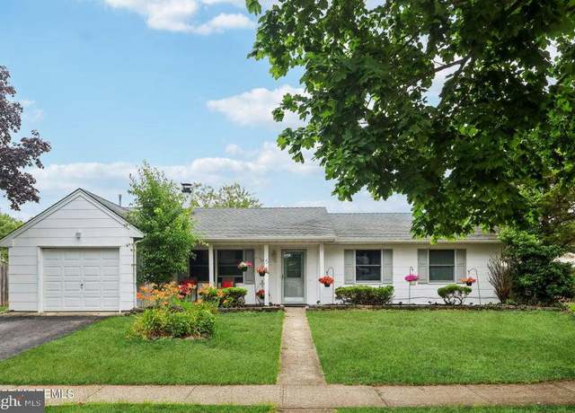 Property at 5 Pohatcong, Waretown, NJ 08758, 3 beds, 1 bath