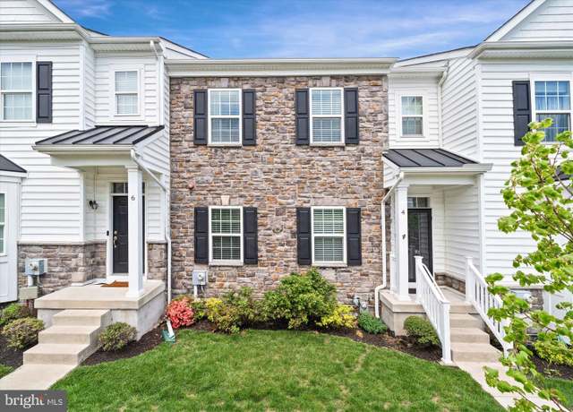 Property at 4 Margot Ln, Media, PA 19063, 3 beds, 2.5 baths