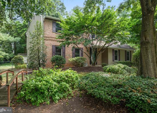 Property at 6128 Cameo Dr, Allentown, PA 18104, 8 beds, 2.5 baths