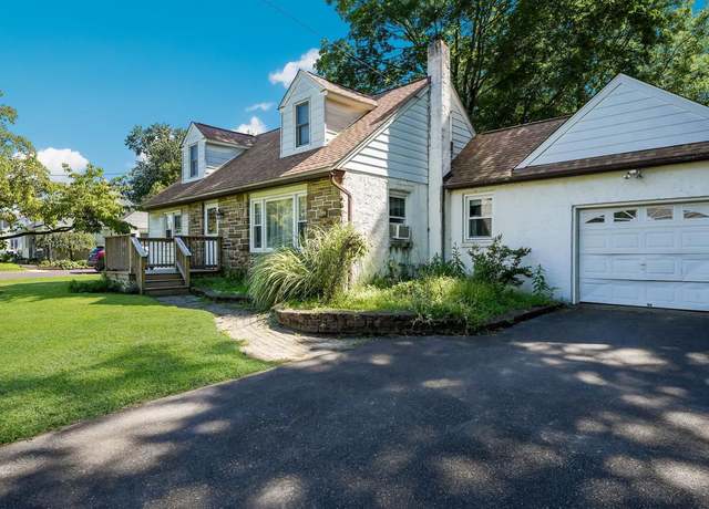 Property at 1034 E Main St, Lansdale, PA 19446, 4 beds, 1 bath