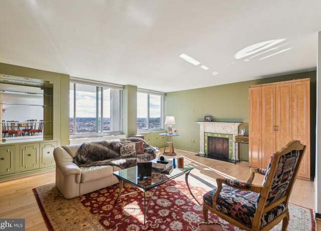 Property at 604-36 S Washington Sq #1705, Philadelphia, PA 19106, 1 bed, 1 bath