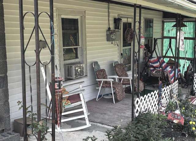 Property at 14 School Row St, Pottsville, PA 17901, 4 beds, 1 bath