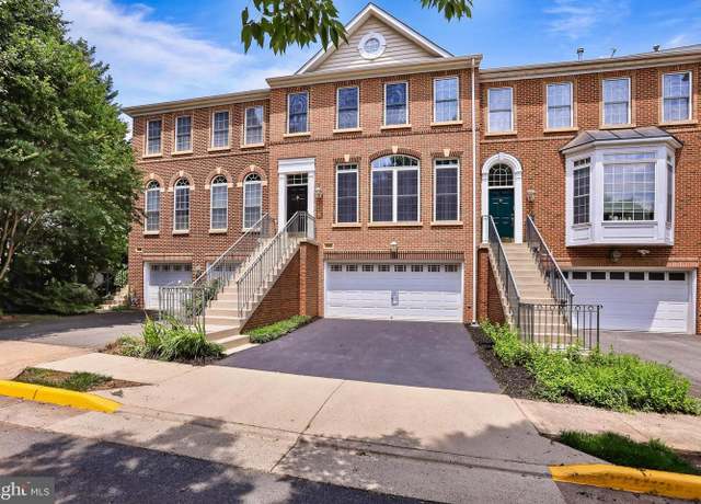 Property at 9988 Cyrandall Dr, Oakton, VA 22124, 3 beds, 3.5 baths