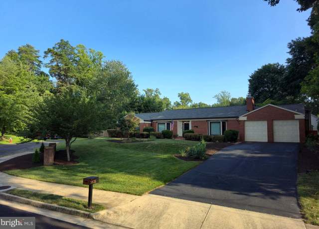 Property at 3805 Nalls Rd, Alexandria, VA 22309, 4 beds, 3 baths