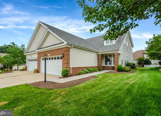 Property at 13986 Chelmsford Dr, Gainesville, VA 20155, 2 beds, 3 baths