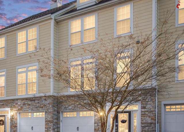 Property at 4 Bay View Ln, Colonial Beach, VA 22443, 4 beds, 3.5 baths
