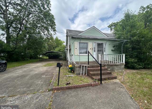 Property at 413 Pratt St, Hammonton, NJ 08037, 3 beds, 1 bath
