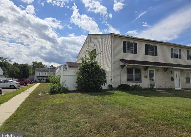 Property at 23 Lennox Ct, Sicklerville, NJ 08081, 2 beds, 1 bath