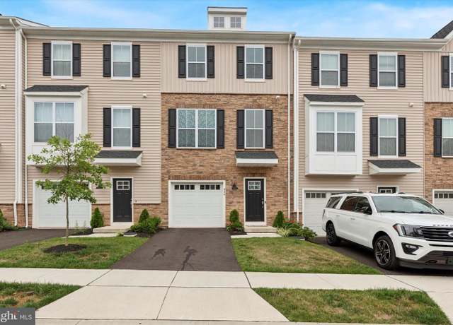 Property at 804 Pecan Rd, Spring City, PA 19475, 3 beds, 3 baths