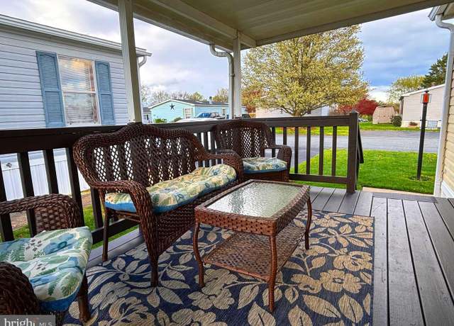 Property at 105 Jemfield Ct, Lancaster, PA 17603, 3 beds, 2 baths